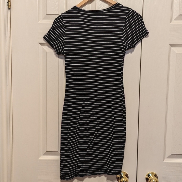 Striped button-front cotton t-shirt dress - Picture 2 of 8